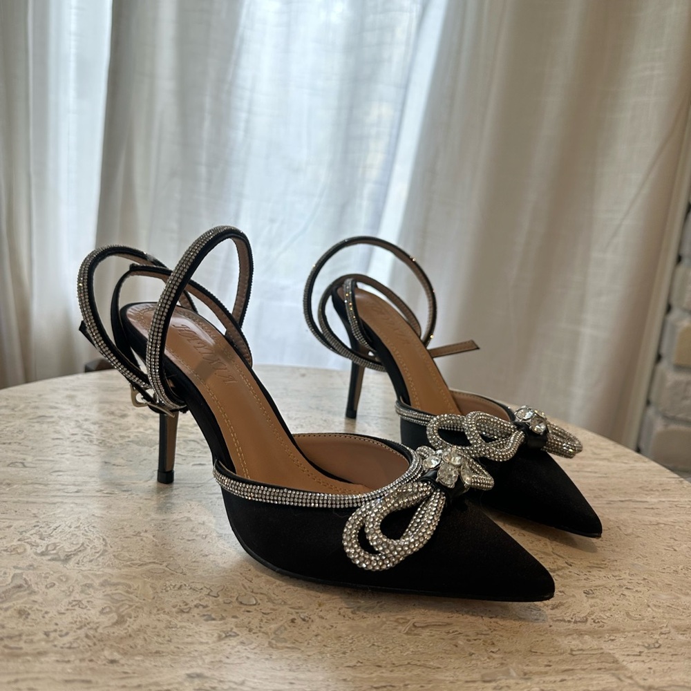 Black pointed toe Heels with Rhinestone Bow - Picture 2 of 3